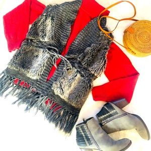 R XB grey Fur sweater vest